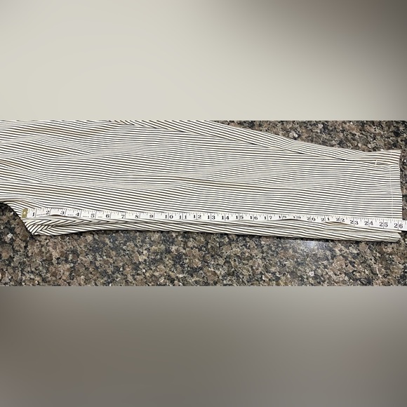 Ann Taylor cream & black striped cropped pants Curvy fit Size 8 - Picture 8 of 9